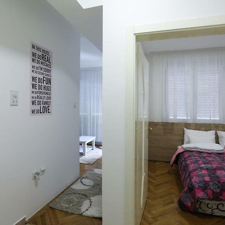Apartment Promenada 35 Novi Sad Exteriör bild