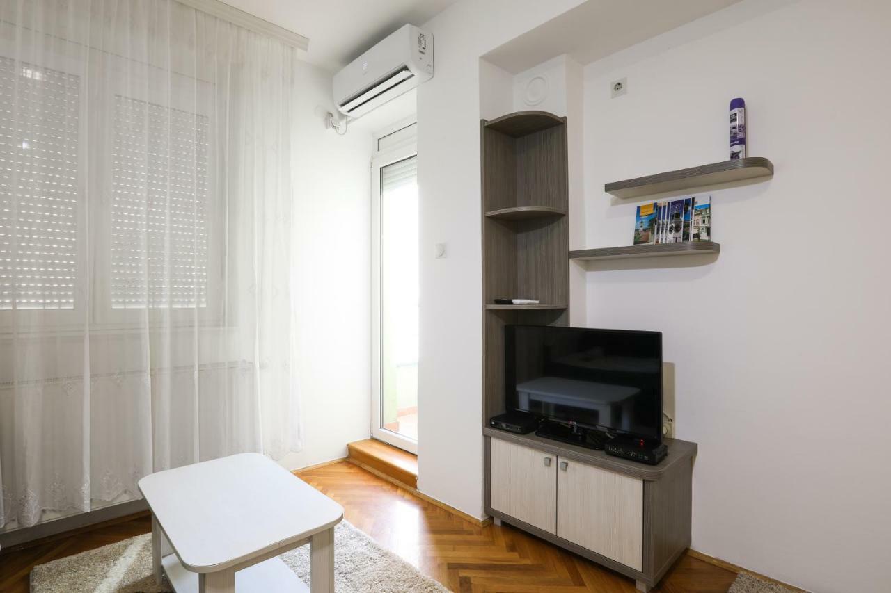 Apartment Promenada 35 Novi Sad Exteriör bild