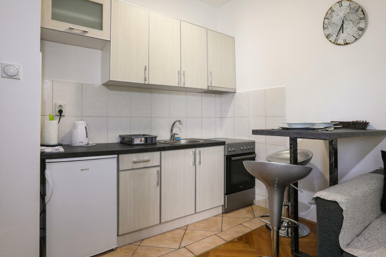 Apartment Promenada 35 Novi Sad Exteriör bild