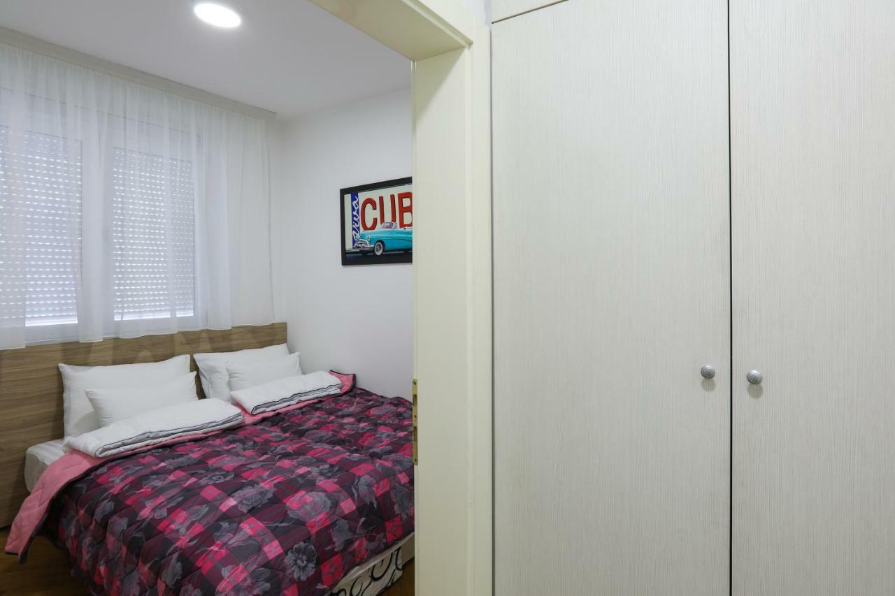 Apartment Promenada 35 Novi Sad Exteriör bild