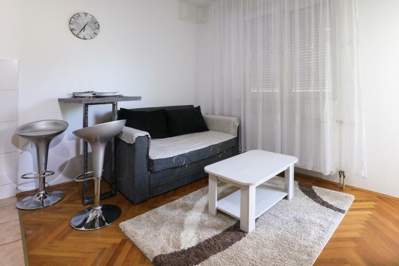 Apartment Promenada 35 Novi Sad Exteriör bild
