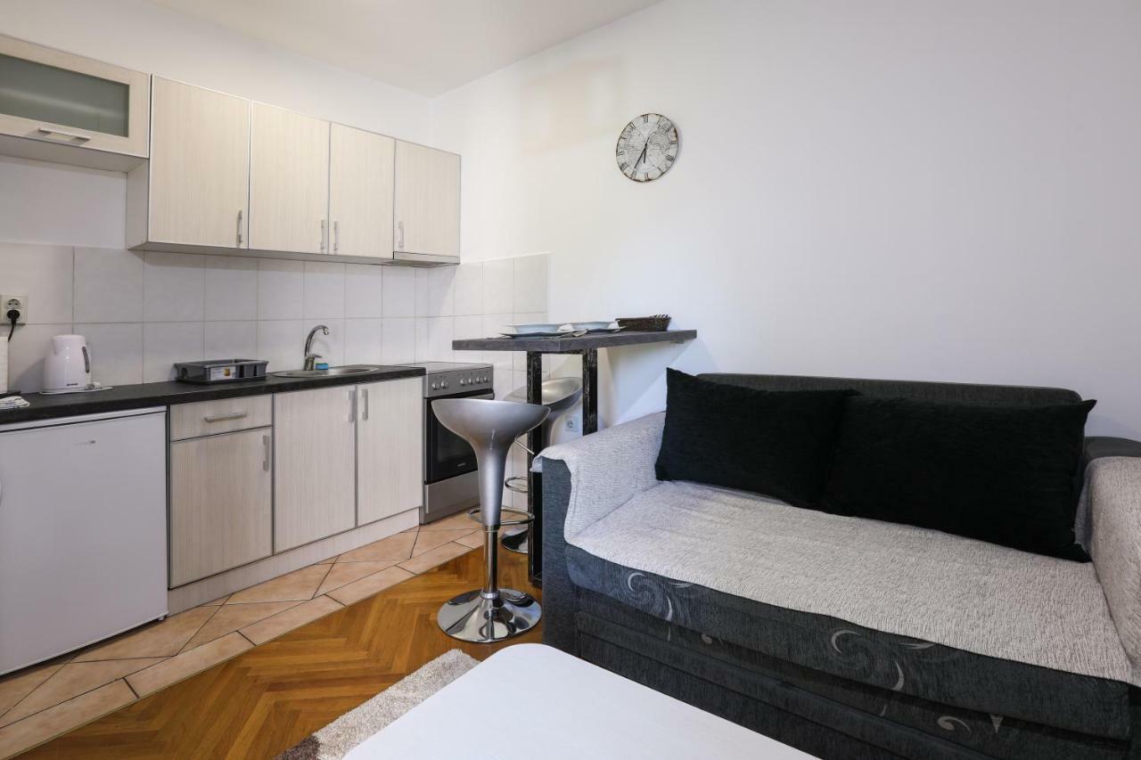 Apartment Promenada 35 Novi Sad Exteriör bild